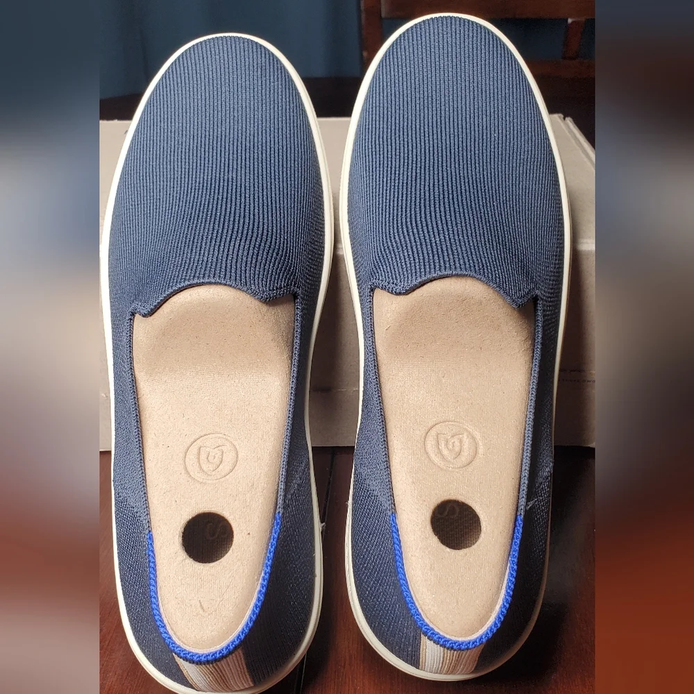 ROTHY'S THE ORIGINAL SLIP ON SNEAKER IN NAVY - Picture 1 of 8